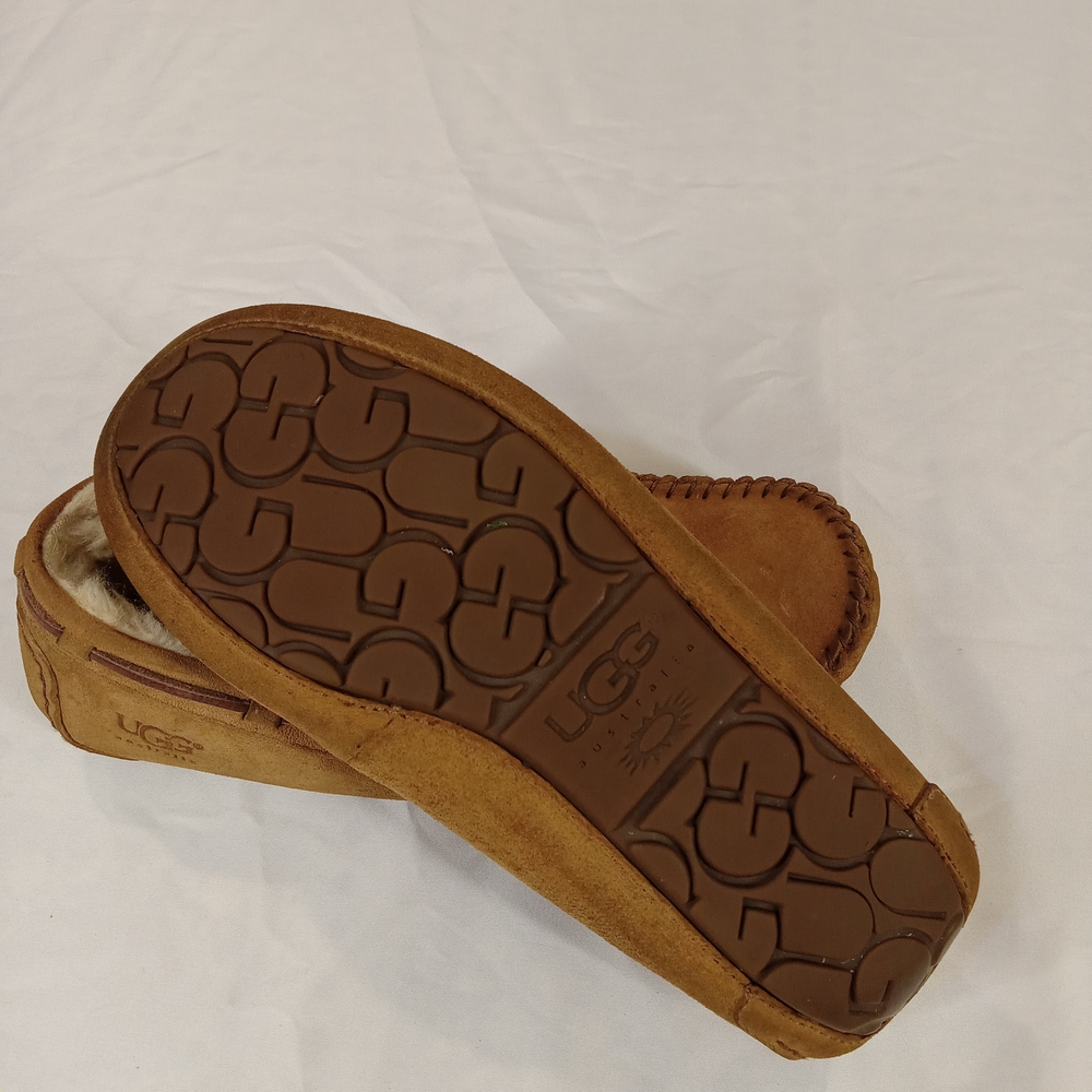 UGG Australia Women Dakota Moccasin Chestnut Slipper US Size 7 Loafer - Picture 10 of 11
